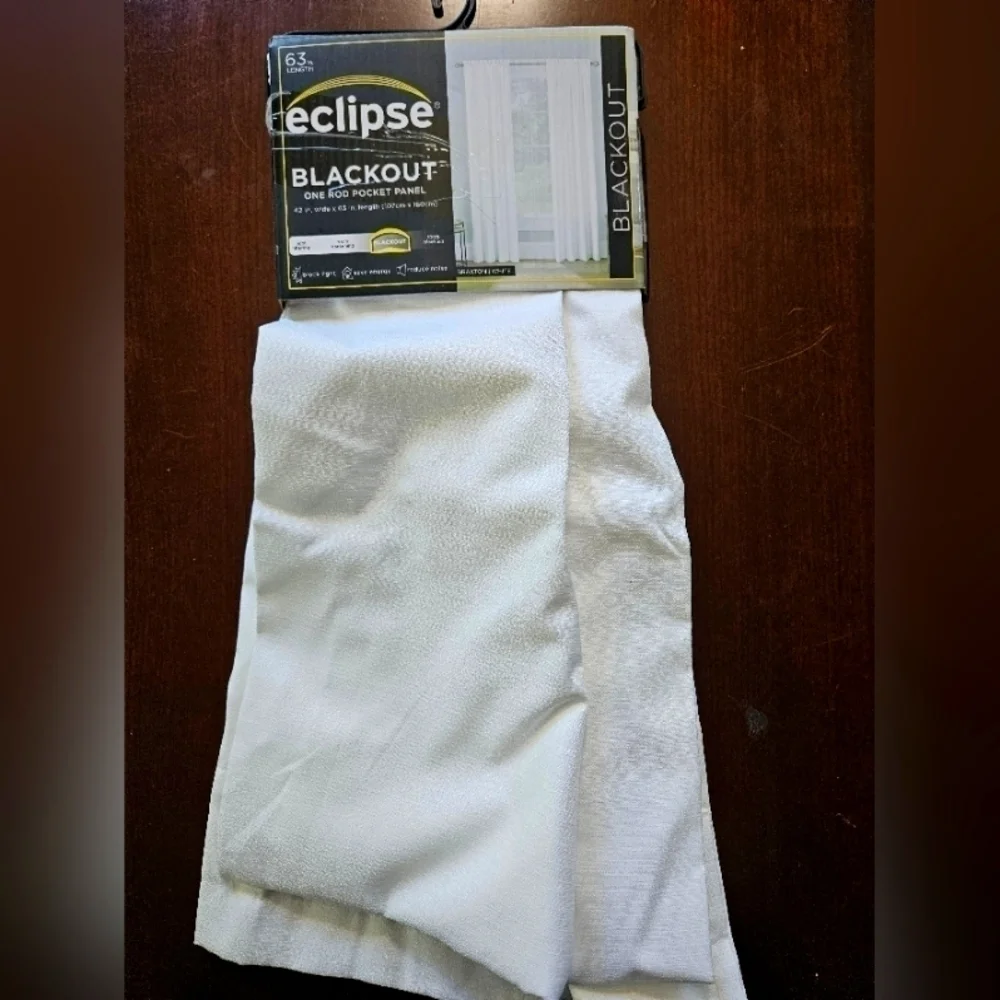 Eclipse blackout curtain